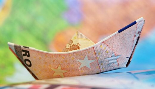 一括支払信託とファクタリングの違いを徹底比較！企業が知るべき資金調達手段の選び方